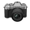 Fujifilm X-T50 Kamera mit 15-45mm Objektiv in Silber.